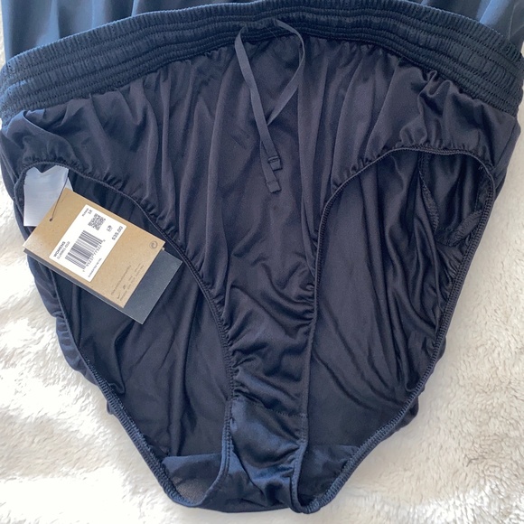 Nike’s plus size running shorts - Picture 11 of 13